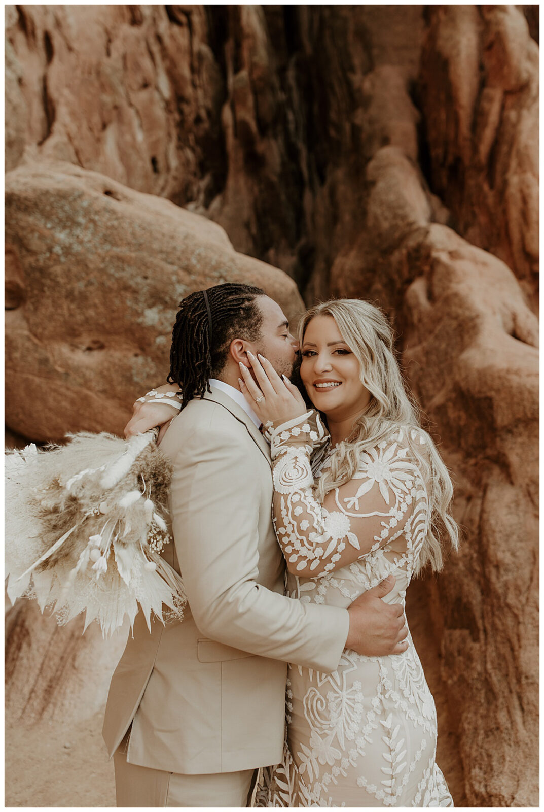 Garden of the Gods, Colorado boho micro wedding. Couple portraits. Bride and groom.