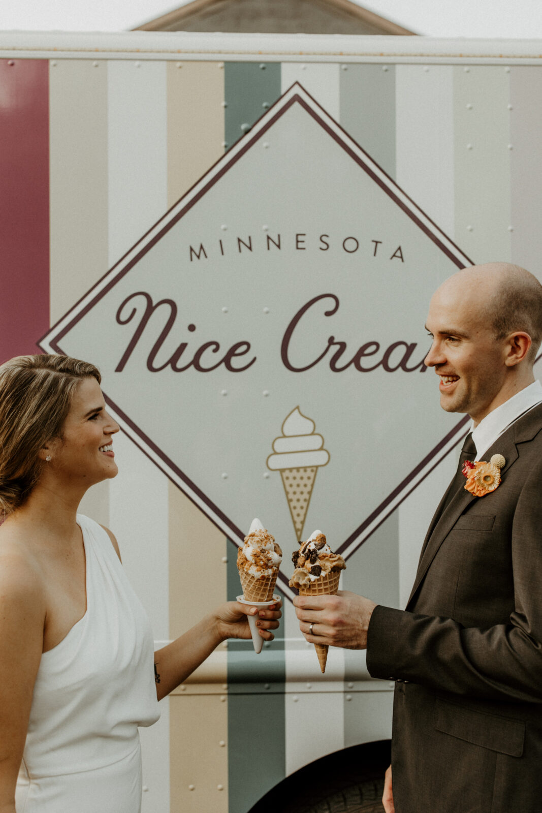 Simple and modern spring wedding day at PIAKKA, St. Paul, Minnesota. Ice cream truck wedding dessert.