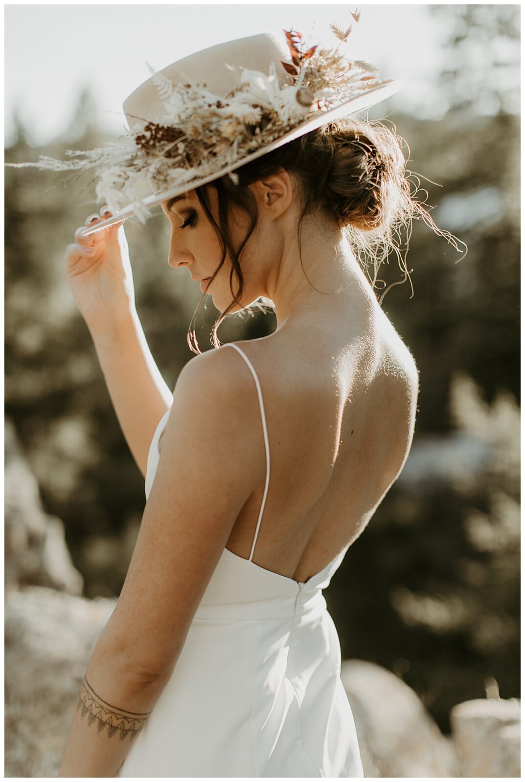 Boho bride dress and hat inspo in beautiful Colorado